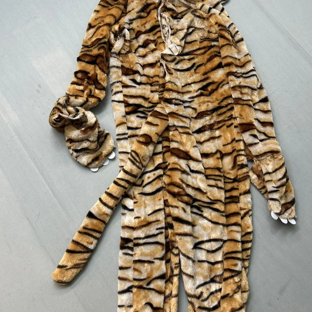 Celebration Halloween Tiger Costume Unisex Child Medium 8-10 Warm Plush Jumpsuit